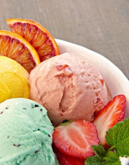 ice-cream-sundae-2194070_640