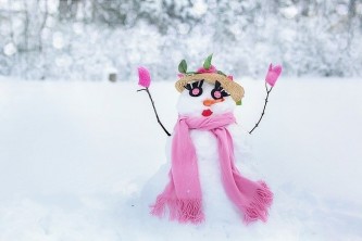 snow-woman-1224043_640