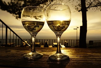 wine-glasses-5770258_640