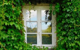 window-1679344_640